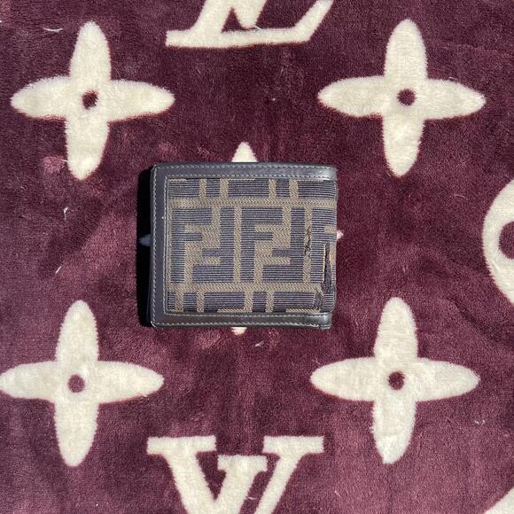 Fendi Wallet - Picture 2 of 6